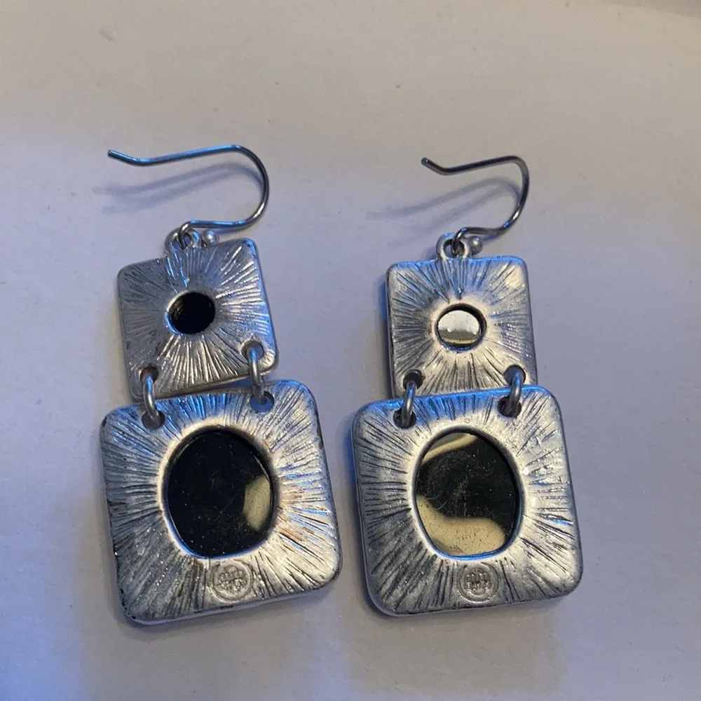 Sterling Silver earrings with black onyx stones - Picture 2 of 3